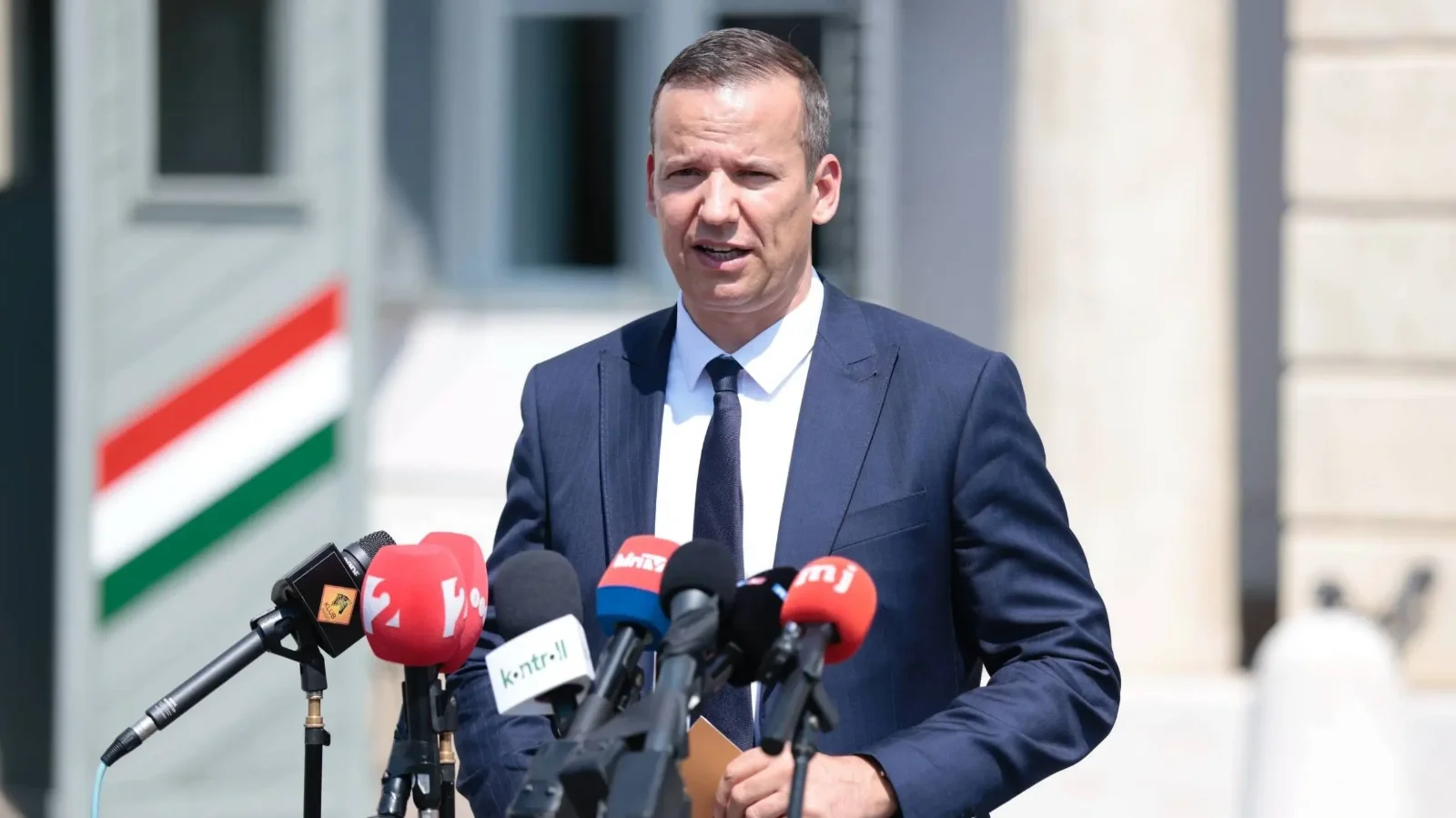 Kép forrása: Toroczkai László X-oldala