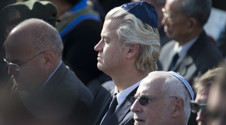 Váratlanul megváltoztatta álláspontját, már támogatja az Ukrajnának küldendő katonai segélyeket Wilders
