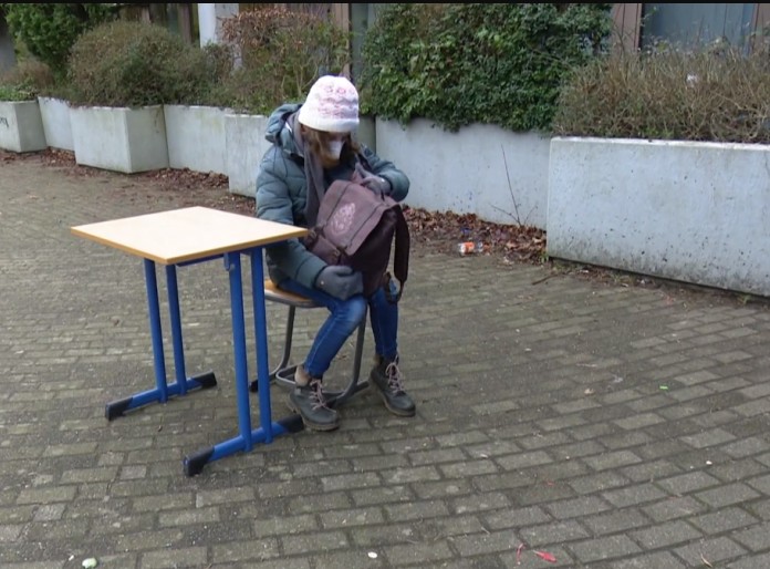 German schoolgirl freezes in the school yard, just don't have to be in a class with unvaccinated thumbnail